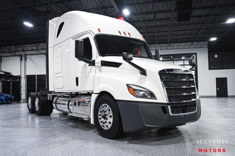 2019 FREIGHTLINER CASCADIA 126 - Dovell & Williams